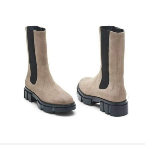 Free People Chelsea Boot, SZ 39, New With Box $125 $300
Size: 8.5
Free People - Picture 7 of 9